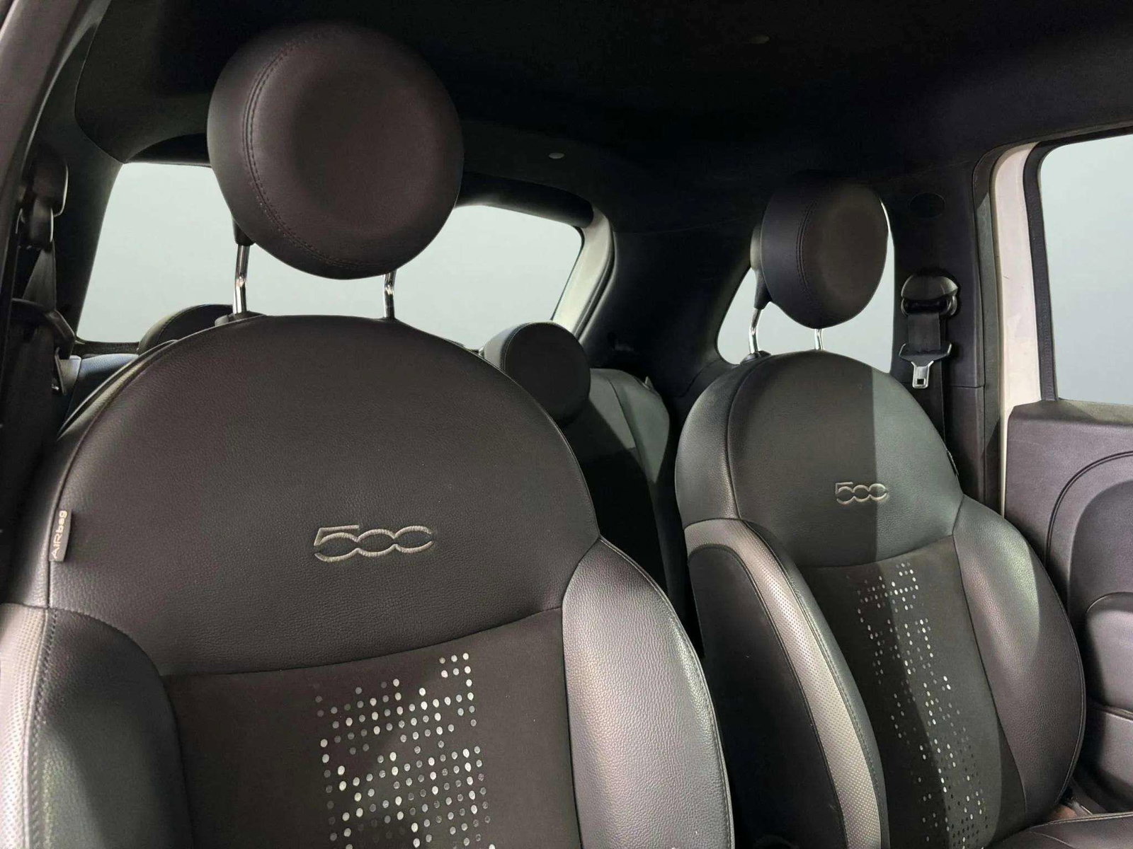 https://cdn-flexicar.caraffinity.it/public_appraisal_images_pro/images/stock/243185/vEvMtjsKzo__WhatsApp Image 2026-04-13 at 12.19.19 (1).jpg